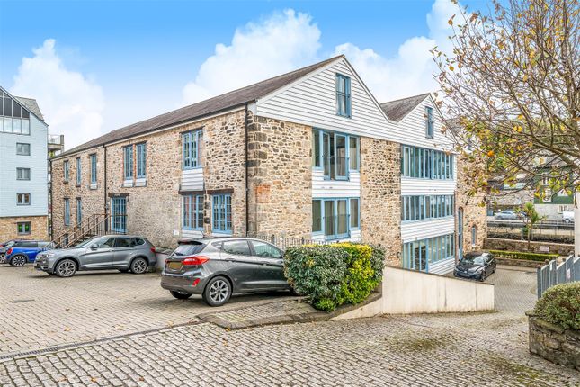 Penryn 2 bed apartment for sale