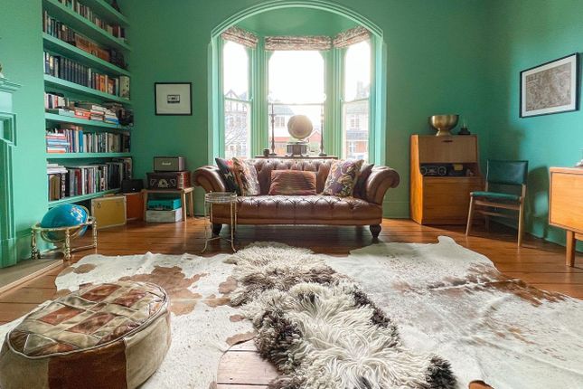 30 Heath Terrace, Leamington Spa 3 bed flat for sale