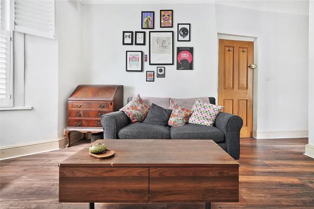 3 bedroom flat for sale