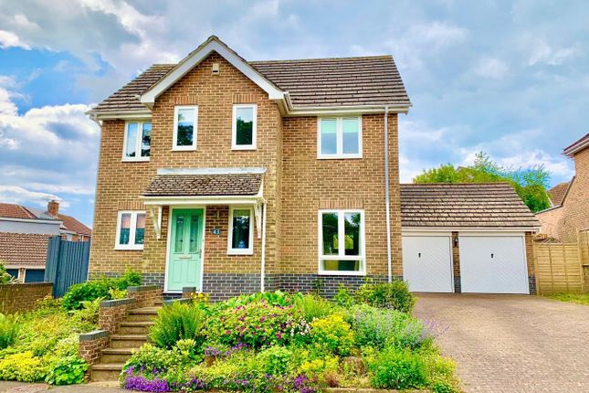 4 bed detached house