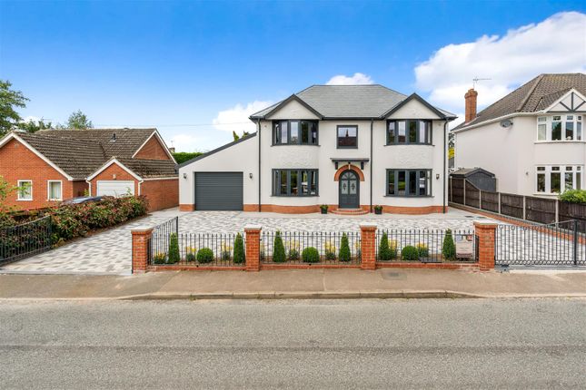 5 bed detached house