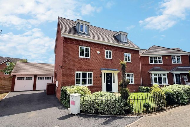 5 bed detached house