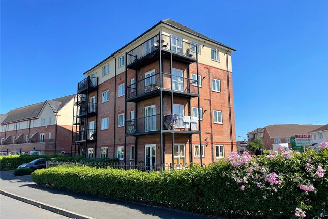 Mulberry Avenue, Staines TW19 2 bed flat for sale