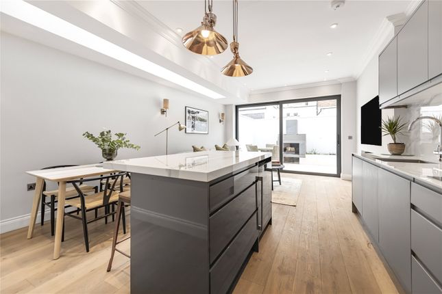 Tynemouth Street, Fulham, London, SW6 2 bed flat for sale