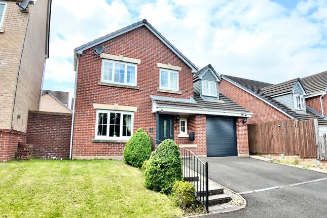 5 bed detached house