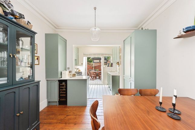 Victoria Parade, Sandycombe Road... 2 bed flat for sale