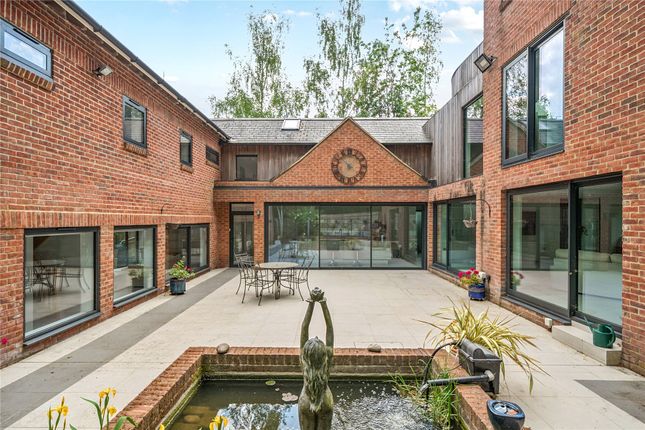 6 bedroom detached house for sale