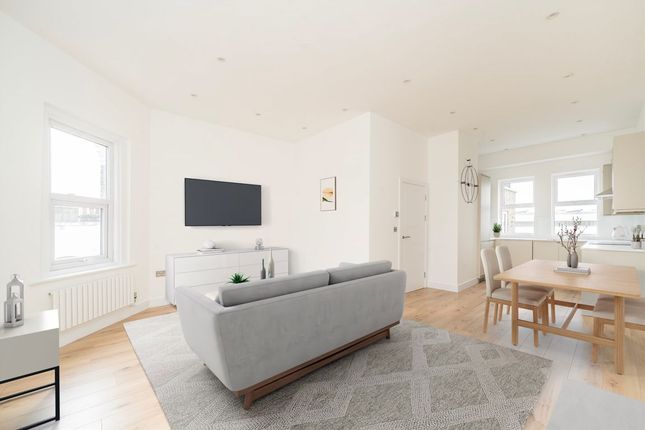 Boscombe Road, London W12 2 bed flat for sale
