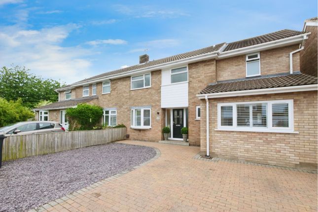 4 bed semi-detached house