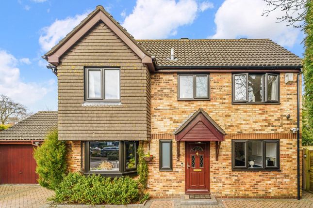Thurnham Way, Tadworth KT20 3 bed detached house for sale
