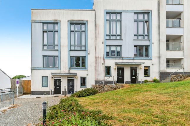 4 bed end terrace house