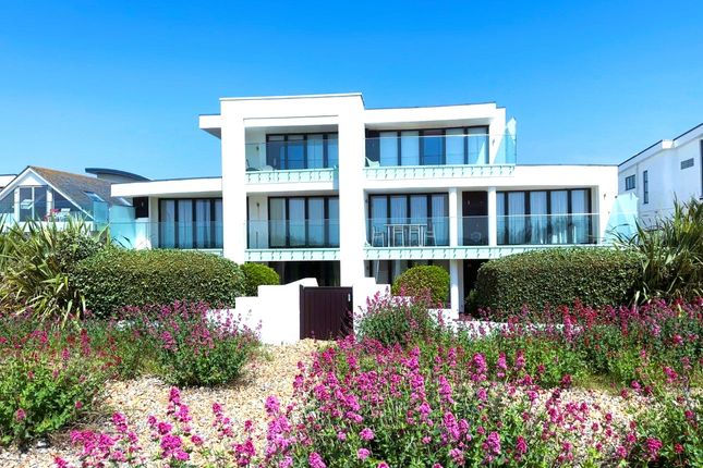3 bedroom flat for sale