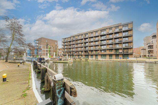 Bannister House, Hackney Wick E3 2 bed flat for sale