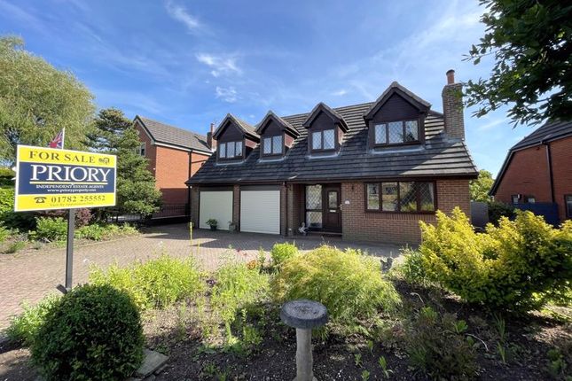 5 bed detached house