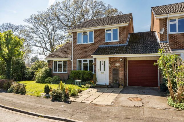 4 bedroom link detached house for sale