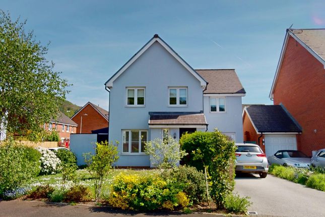 4 bed detached house