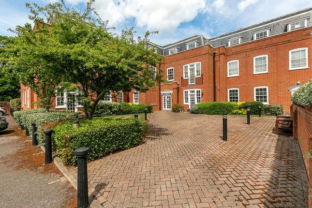 The Tracery, Banstead, Surrey, SM7 2 bed apartment for sale