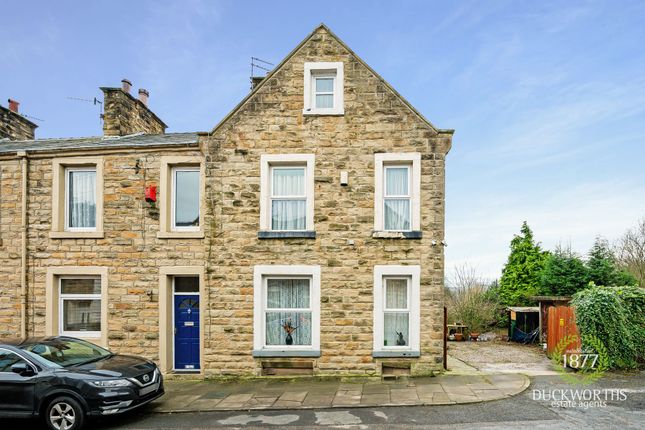 4 bedroom end of terrace house for sale