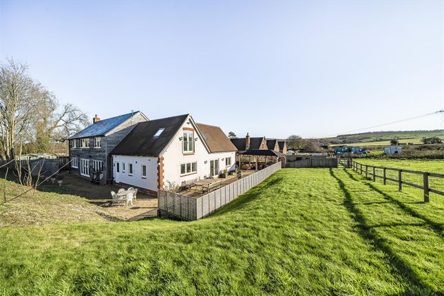 The Gallops, East Kennett 5 bed detached house for sale