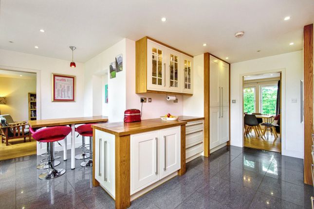 4 bed detached house