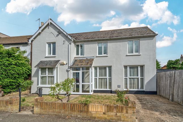 4 bed detached house