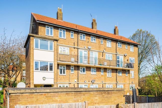 4 bed maisonette