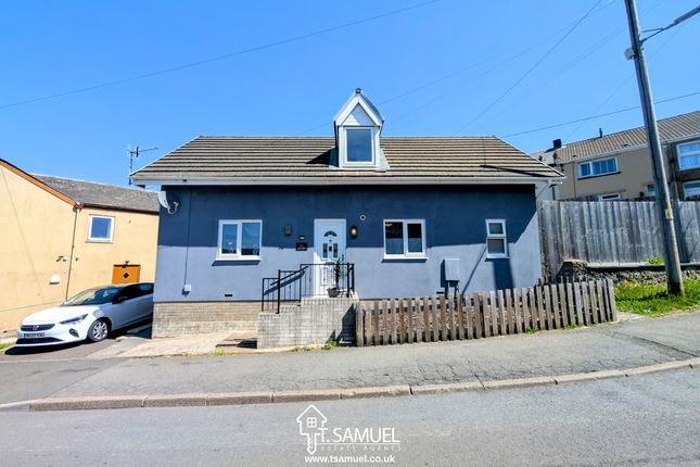 Cefnpennar Road, Cwmbach 3 bed detached house for sale