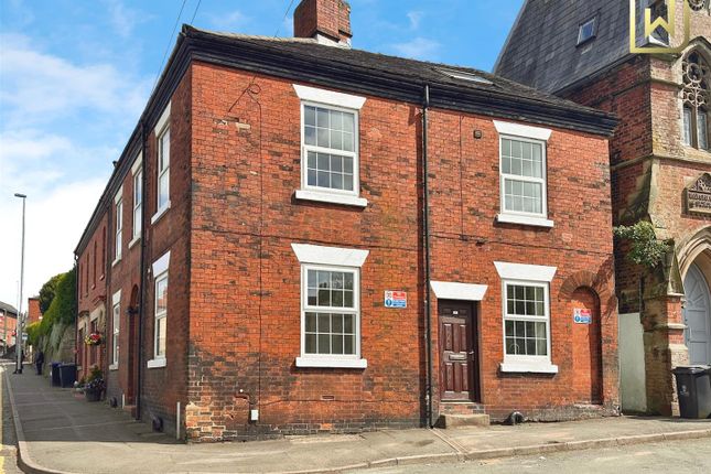3 bedroom town house for sale