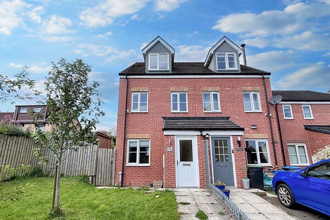 Oxford Close, Peterlee, Durham, SR8 2EF 3 bed townhouse for sale