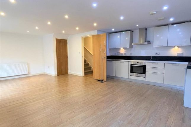 2 bed flat