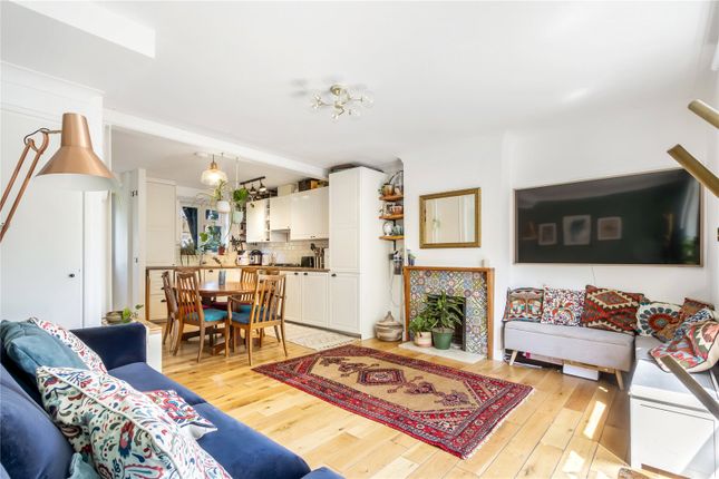 Tufnell Park Road, London, N7 2 bed maisonette for sale