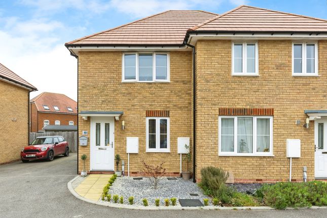 2 bedroom semi-detached house for sale