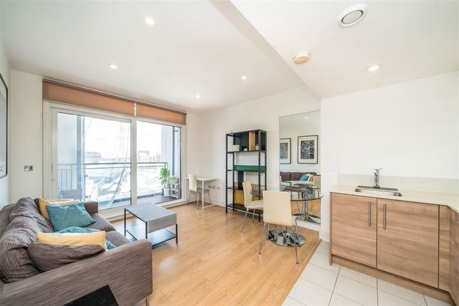Cornell Square, London SW8 1 bed flat for sale