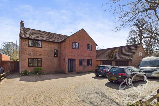 5 bed detached house