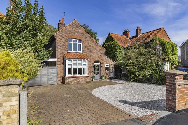3 bed detached house