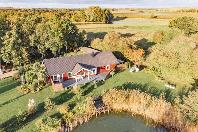 4 bedroom detached bungalow for sale