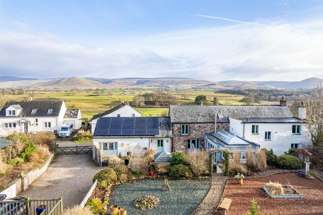 5 bed detached house