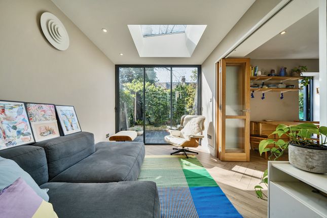 York Grove, London 2 bed apartment for sale