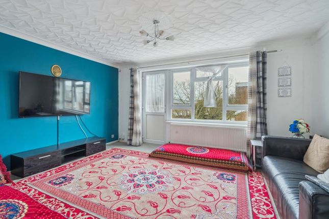 3 bedroom flat for sale