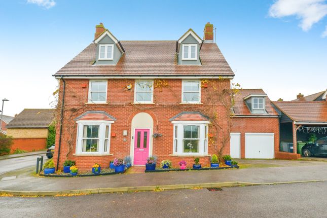 6 bed detached house