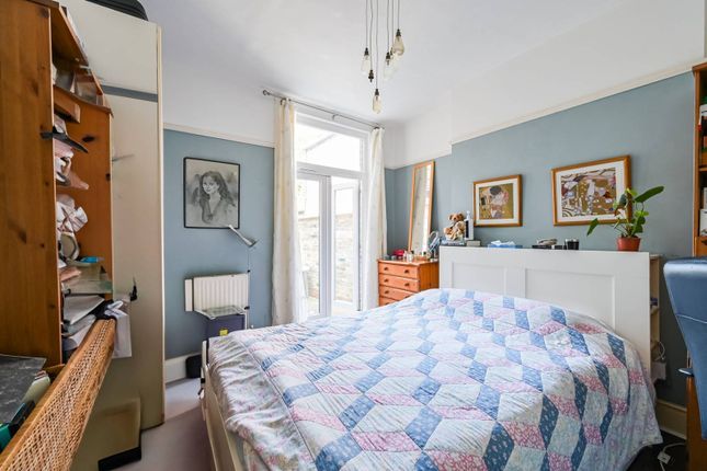 Woodriffe Road, Leytonstone, London, E11 2 bed flat for sale