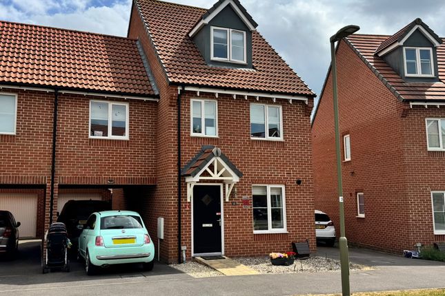 4 bedroom link detached house for sale