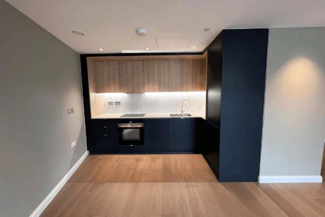 Phoenix Court, Vauxhall SE11 1 bed flat for sale