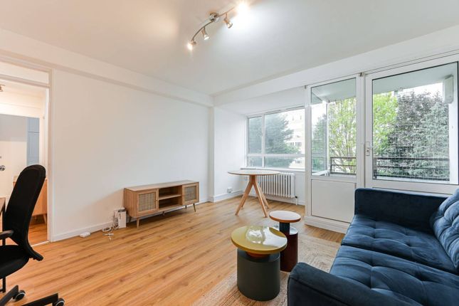 Churchill Gardens, Pimlico, London, SW1V 2 bed flat for sale