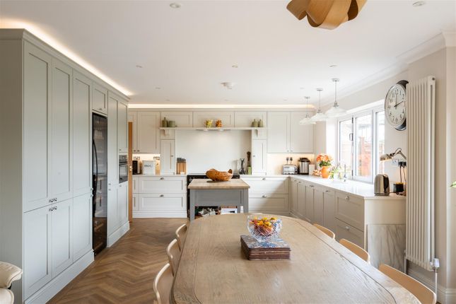 Parkgate Road, Newdigate 4 bed detached house for sale