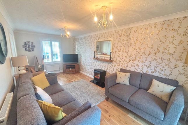 3 bed semi-detached house