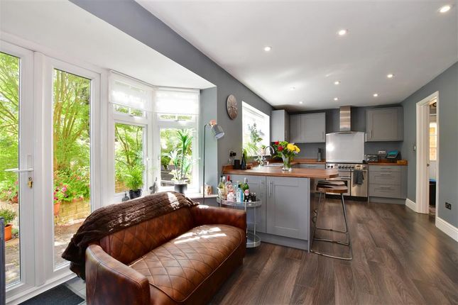 4 bed detached house