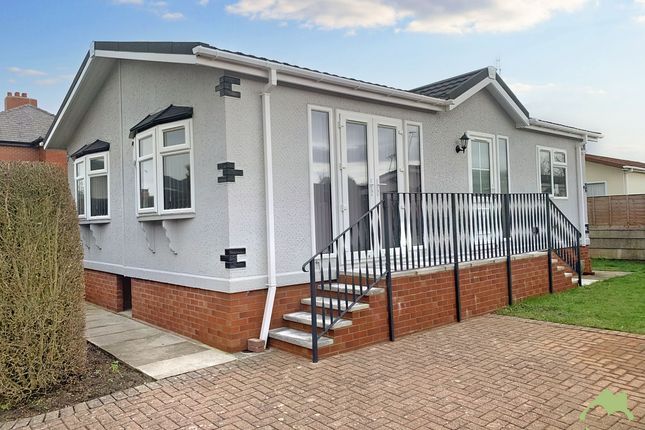 Newlyn Court, Newlyn Avenue, Blackpool 2 bed park home for sale