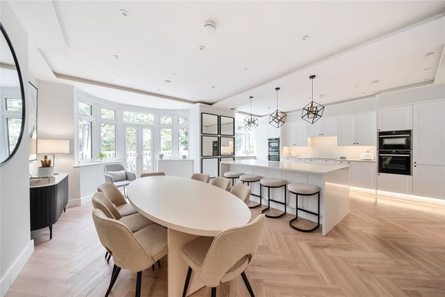 5 bedroom semi-detached house for sale