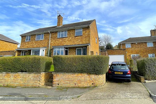 East Flint, Hemel Hempstead HP1 3 bed semi